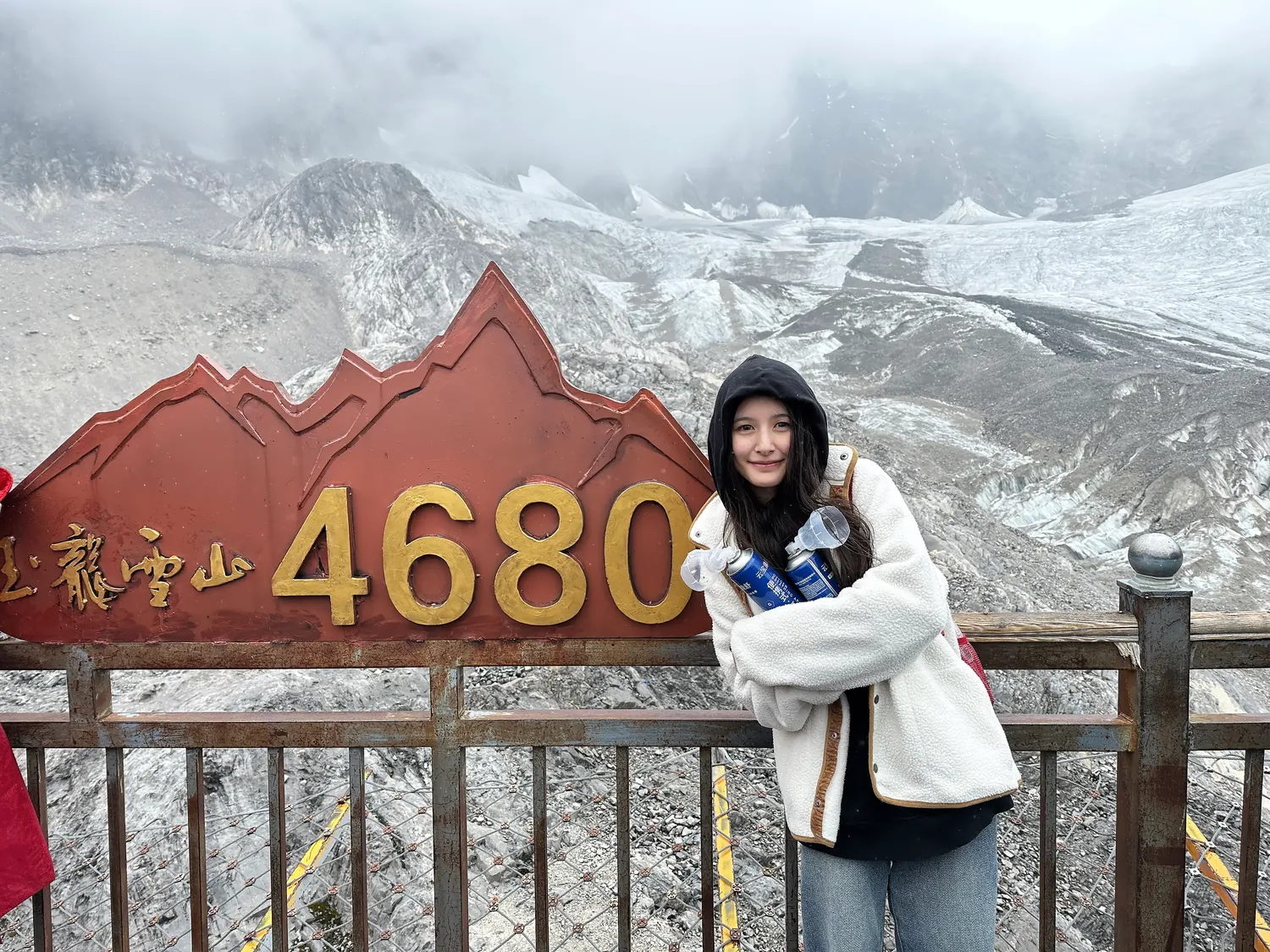 李榆蓉旅行至玉龙雪山